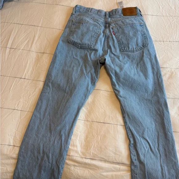 Levi's Classic Light Blue Straight Jeans - Picture 5 of 7